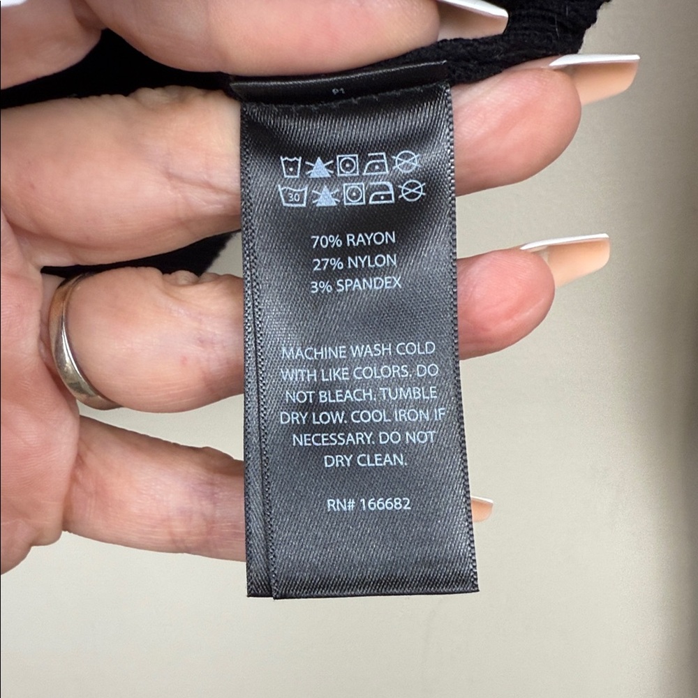 House of Harlow v neck Black Ribbed Long Sleeve Top small euc - Picture 7 of 10